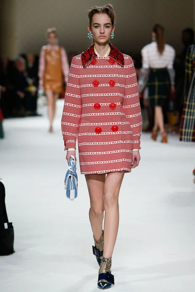 Look 17